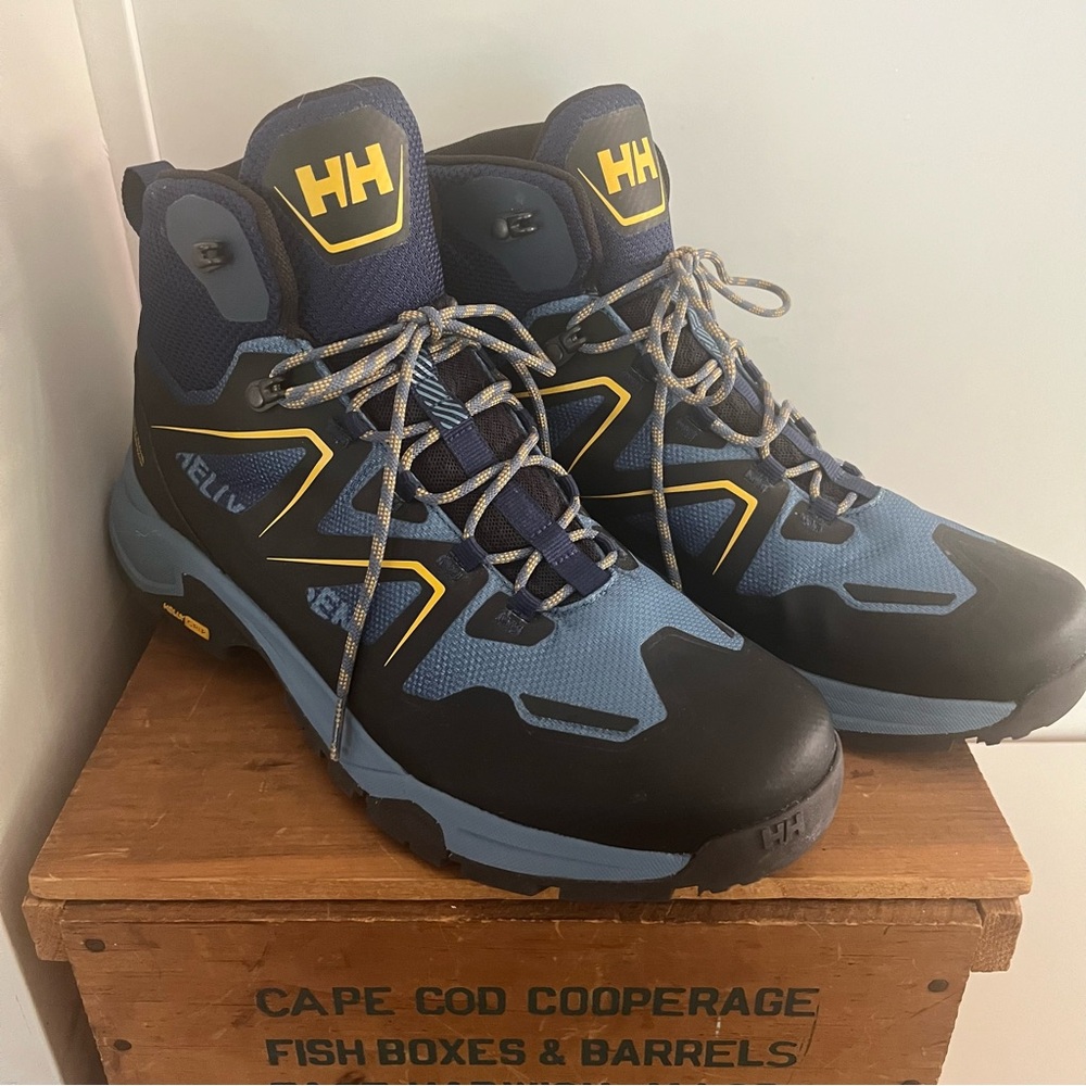 Helly Hansen Cascade Mid Height Men’s Hiking Boot Like New Size 10.5